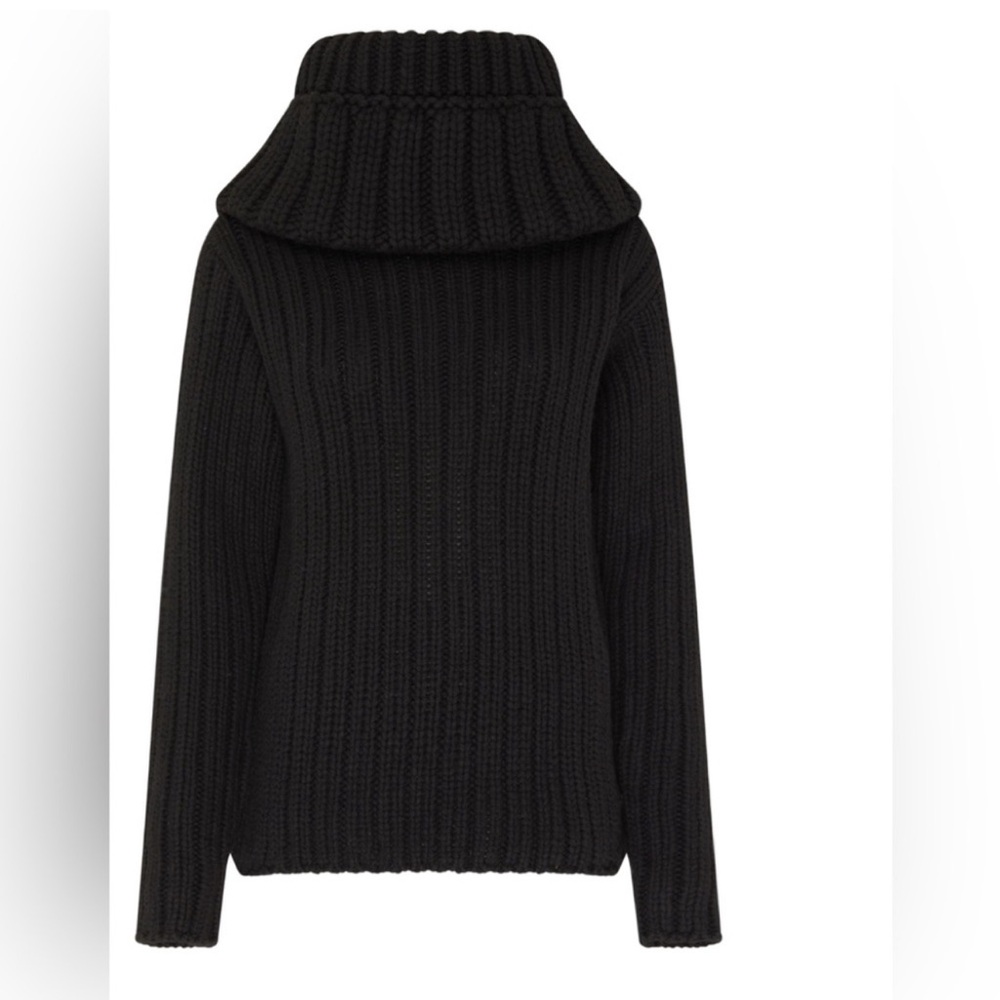 Alexander McQueen Exaggerated Collar Black Wool Sweater XS